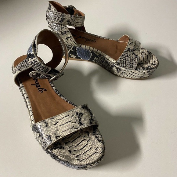 Free People Paris Flatform Sandal Strap Snakeskin Print Platform Open To… - Picture 4 of 7
